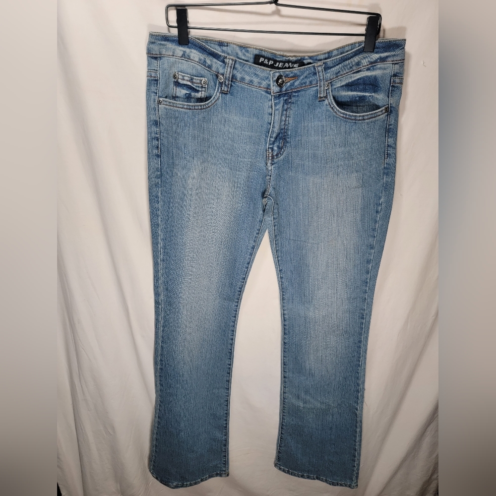 Juniors size 13/14 P&P Jeans with wolves wearing top hats in rhinestones on back